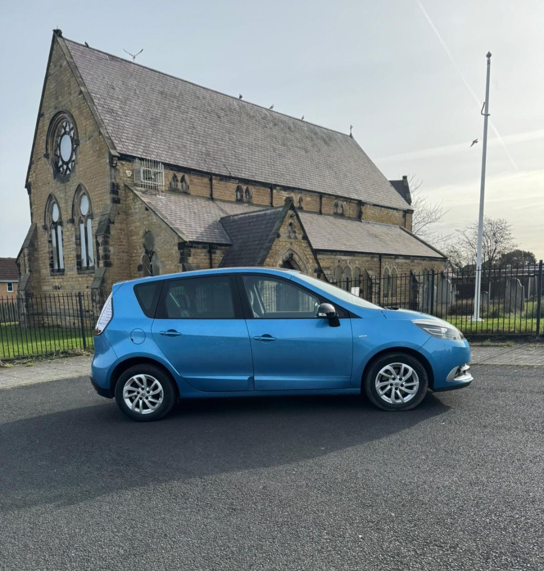Used Renault Scenic 2015 for sale - 77984944: Photo 2