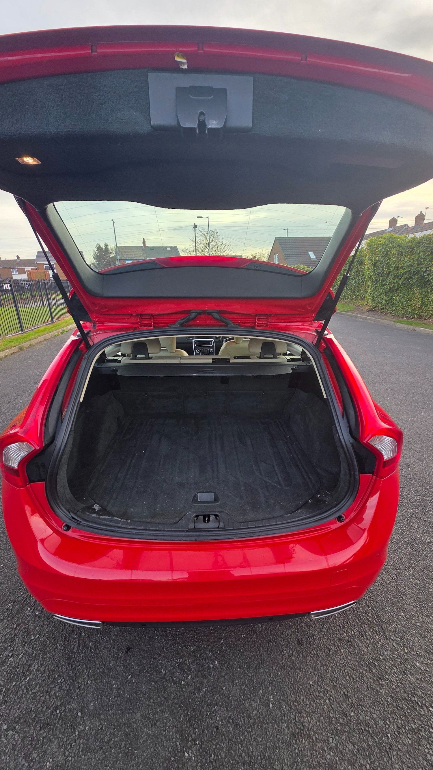 Used Volvo V60 2014 for sale - 78155700: Photo 13