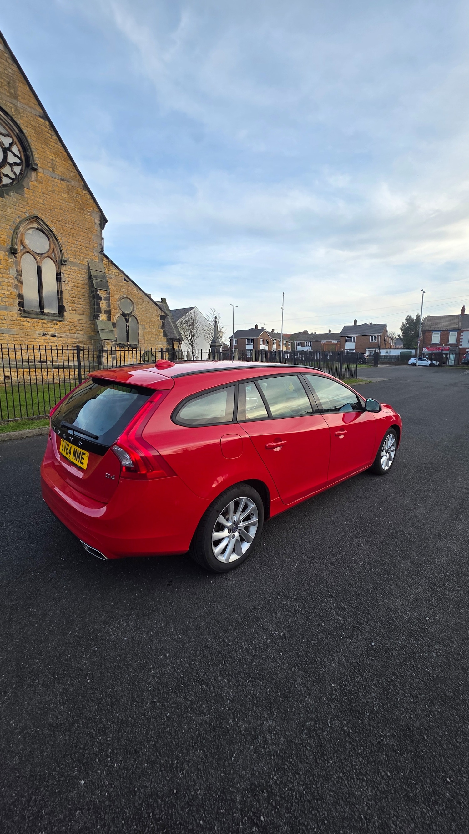 Used Volvo V60 2014 for sale - 78155700: Photo 3