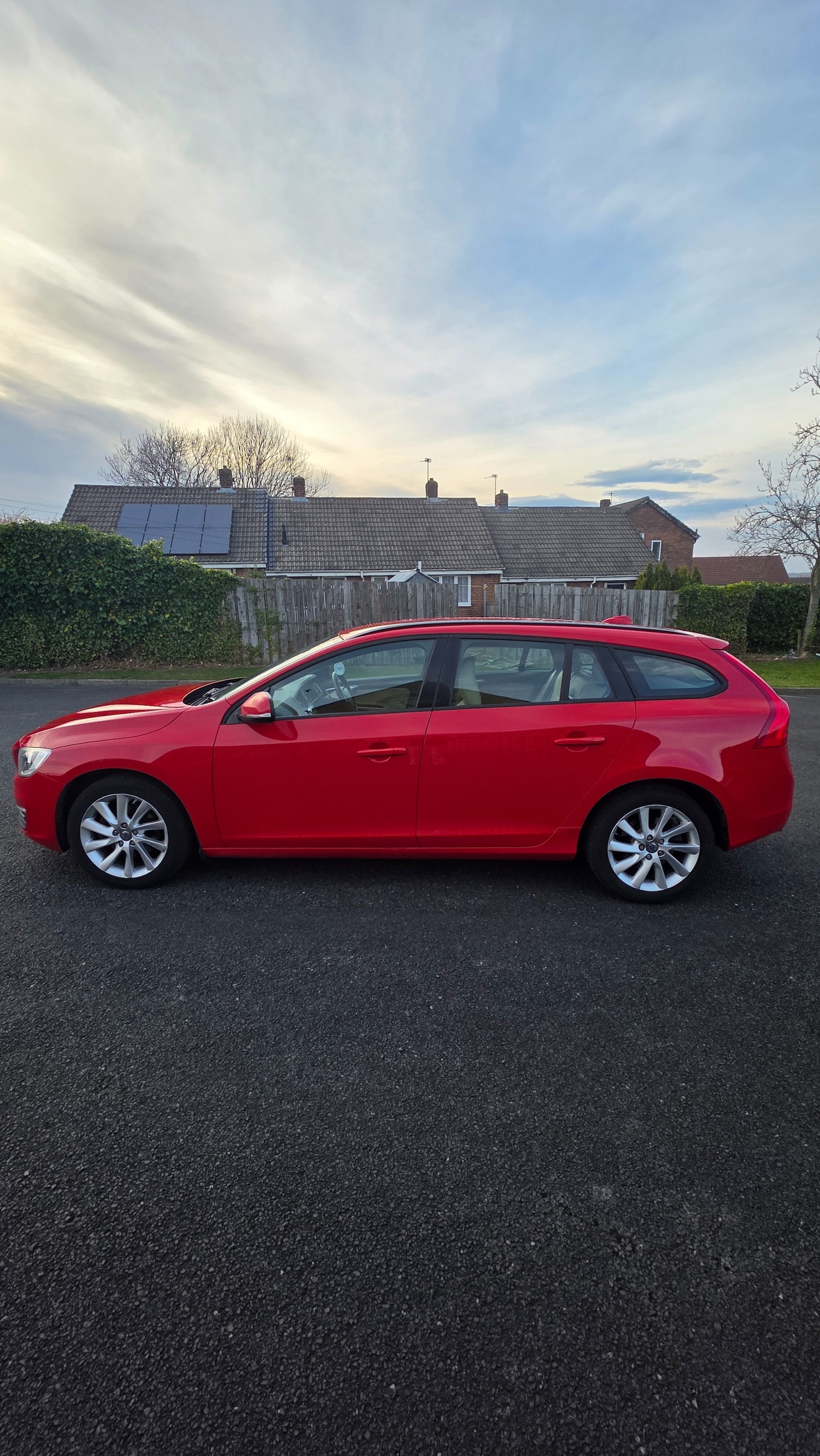 Used Volvo V60 2014 for sale - 78155700: Photo 5