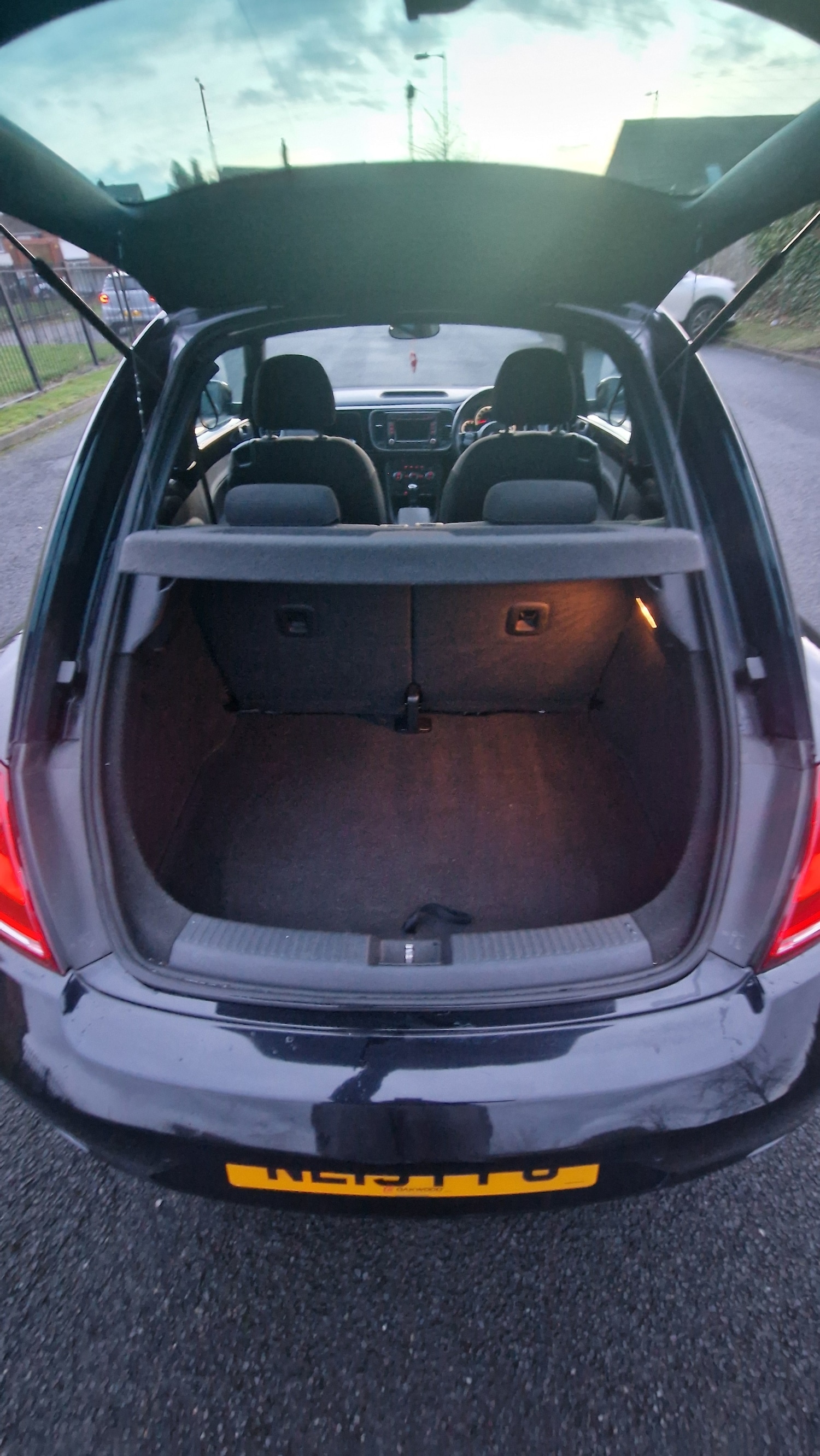 Used Volkswagen Beetle 2013 for sale - 77199017: Photo 14