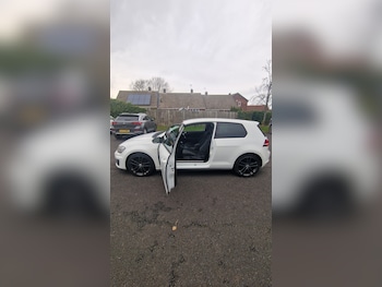 Used Volkswagen Golf 2014 for sale - 77606972: Photo