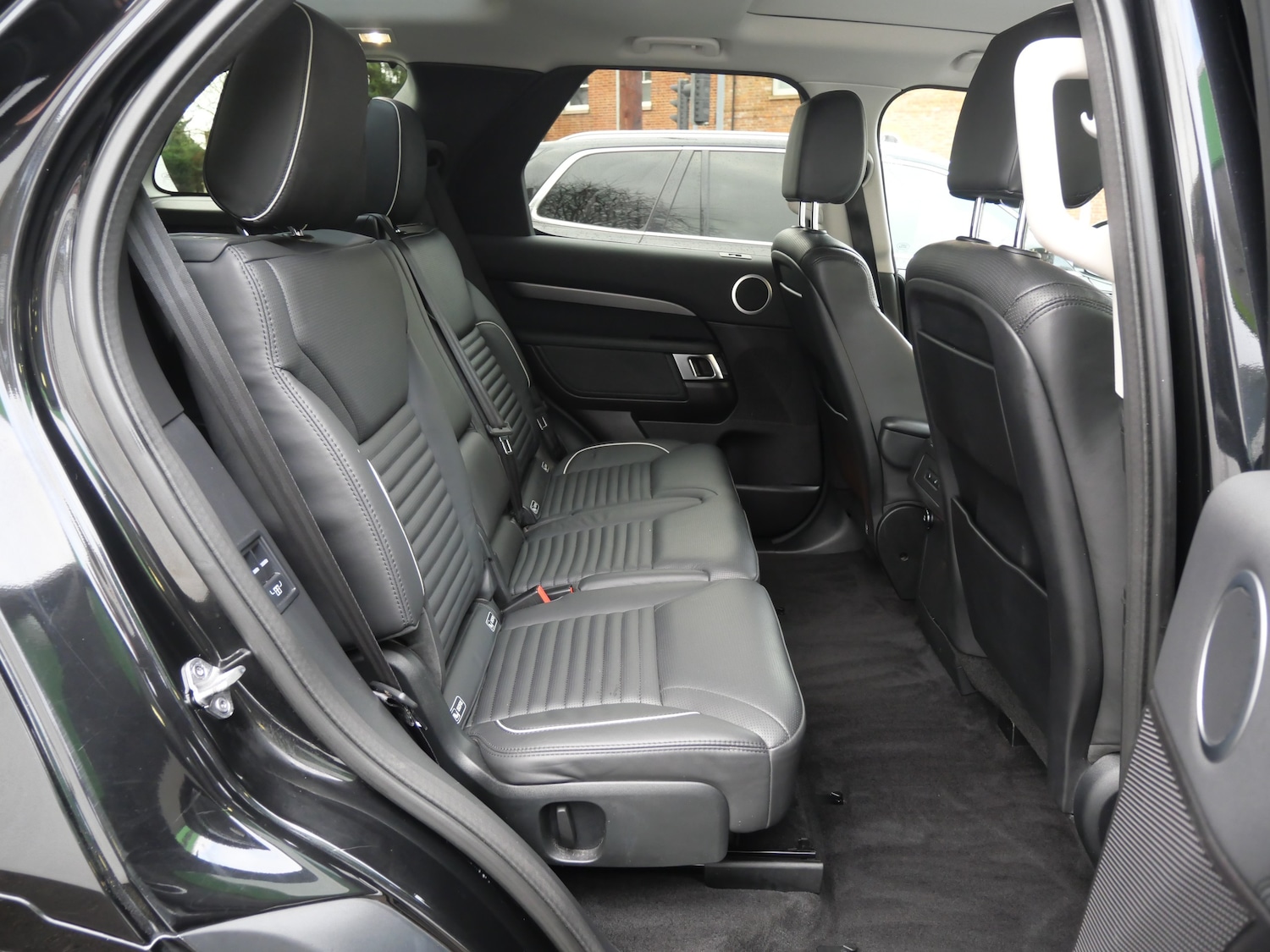 Used Land Rover Discovery 2018 for sale - 76922695: Photo 11