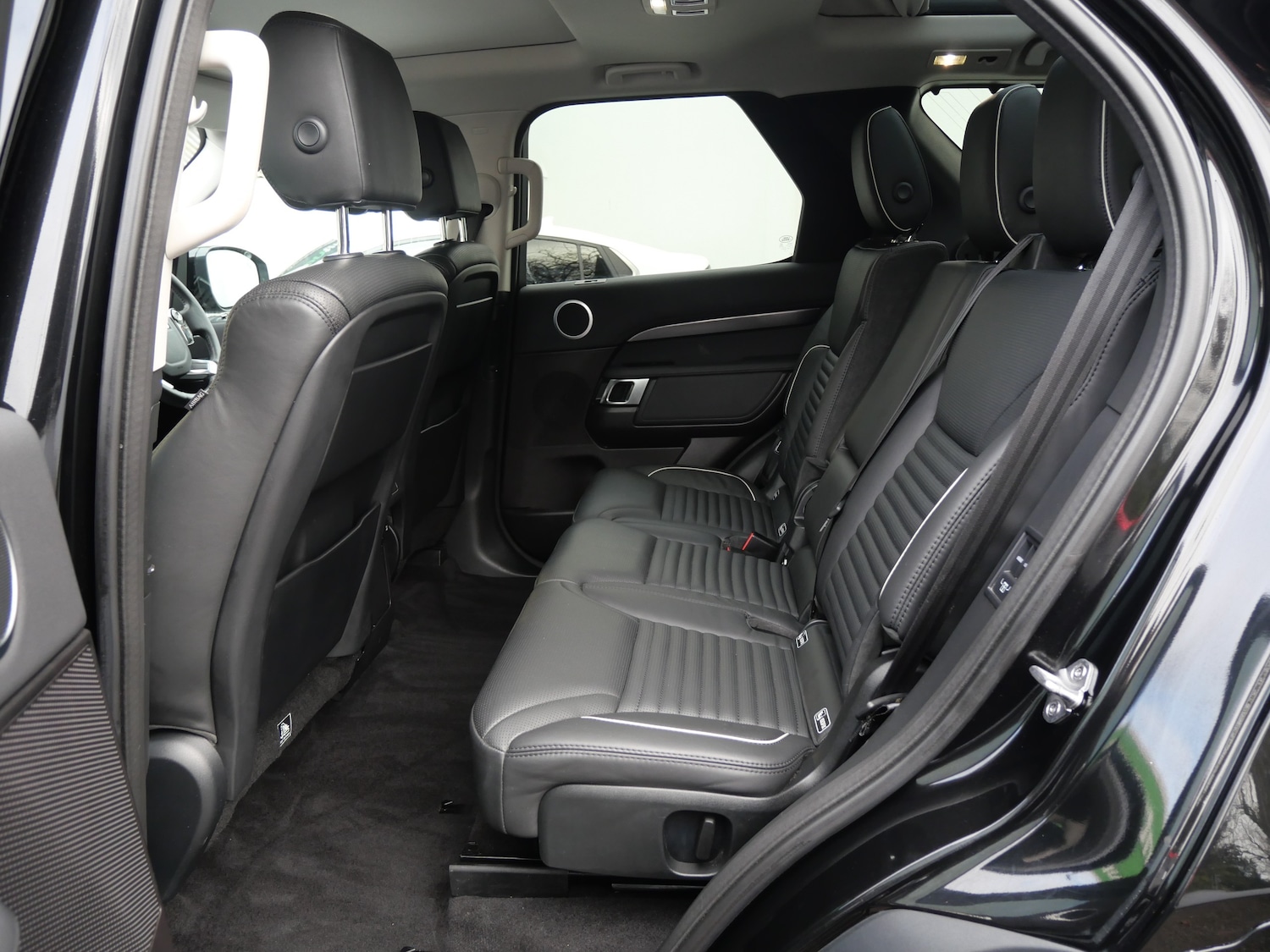 Used Land Rover Discovery 2018 for sale - 76922695: Photo 14