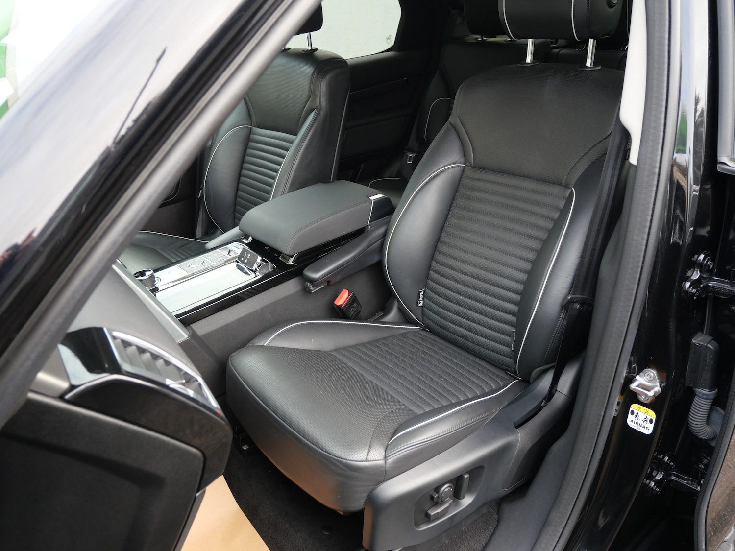 Used Land Rover Discovery 2018 for sale - 76922695: Photo 15