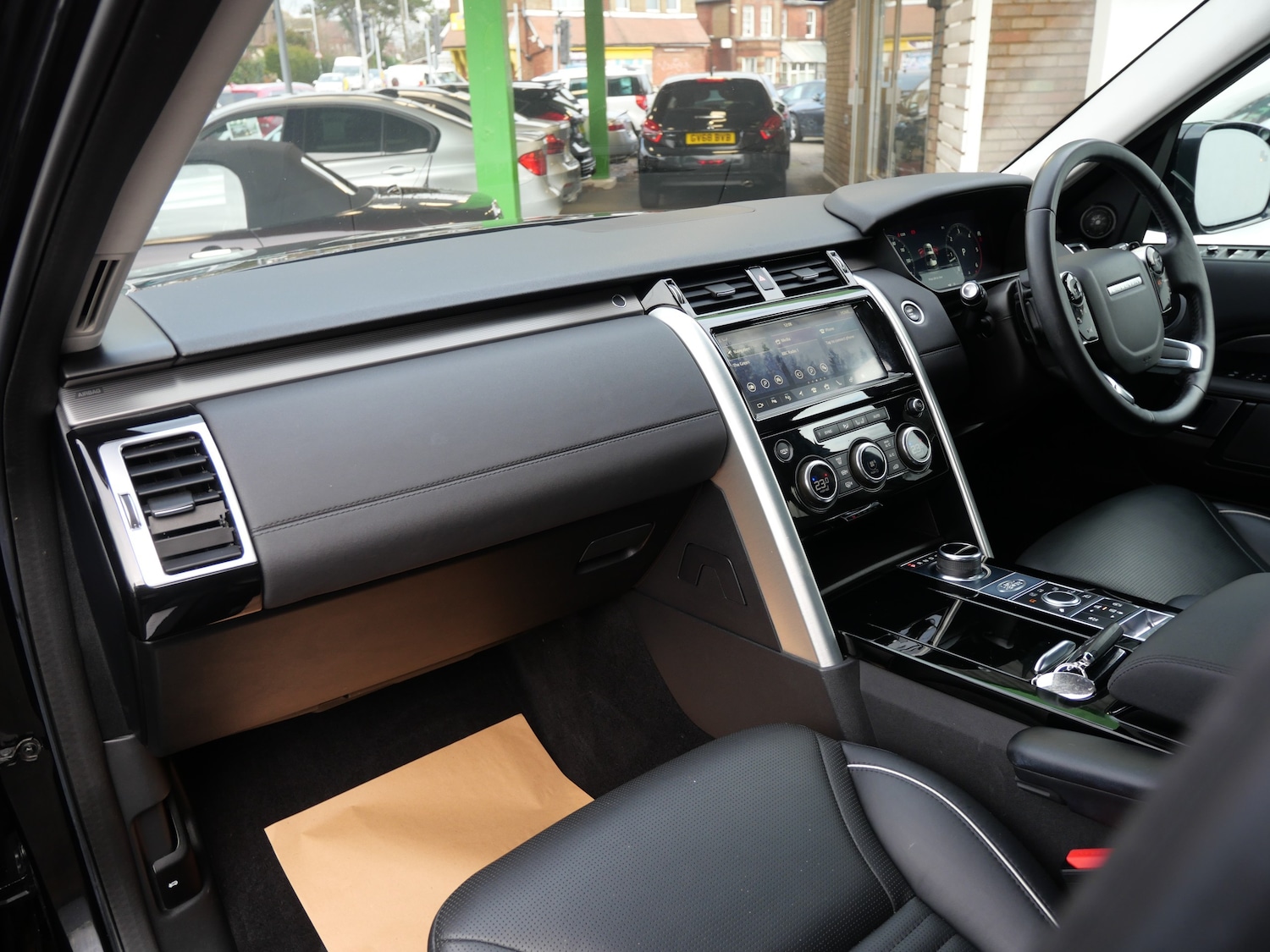 Used Land Rover Discovery 2018 for sale - 76922695: Photo 18