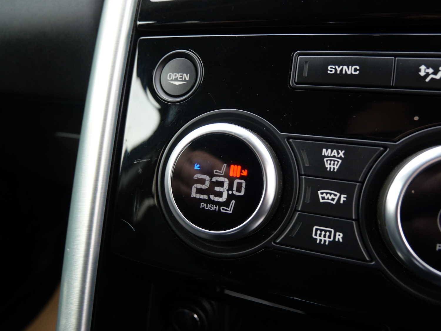 Used Land Rover Discovery 2018 for sale - 76922695: Photo 29