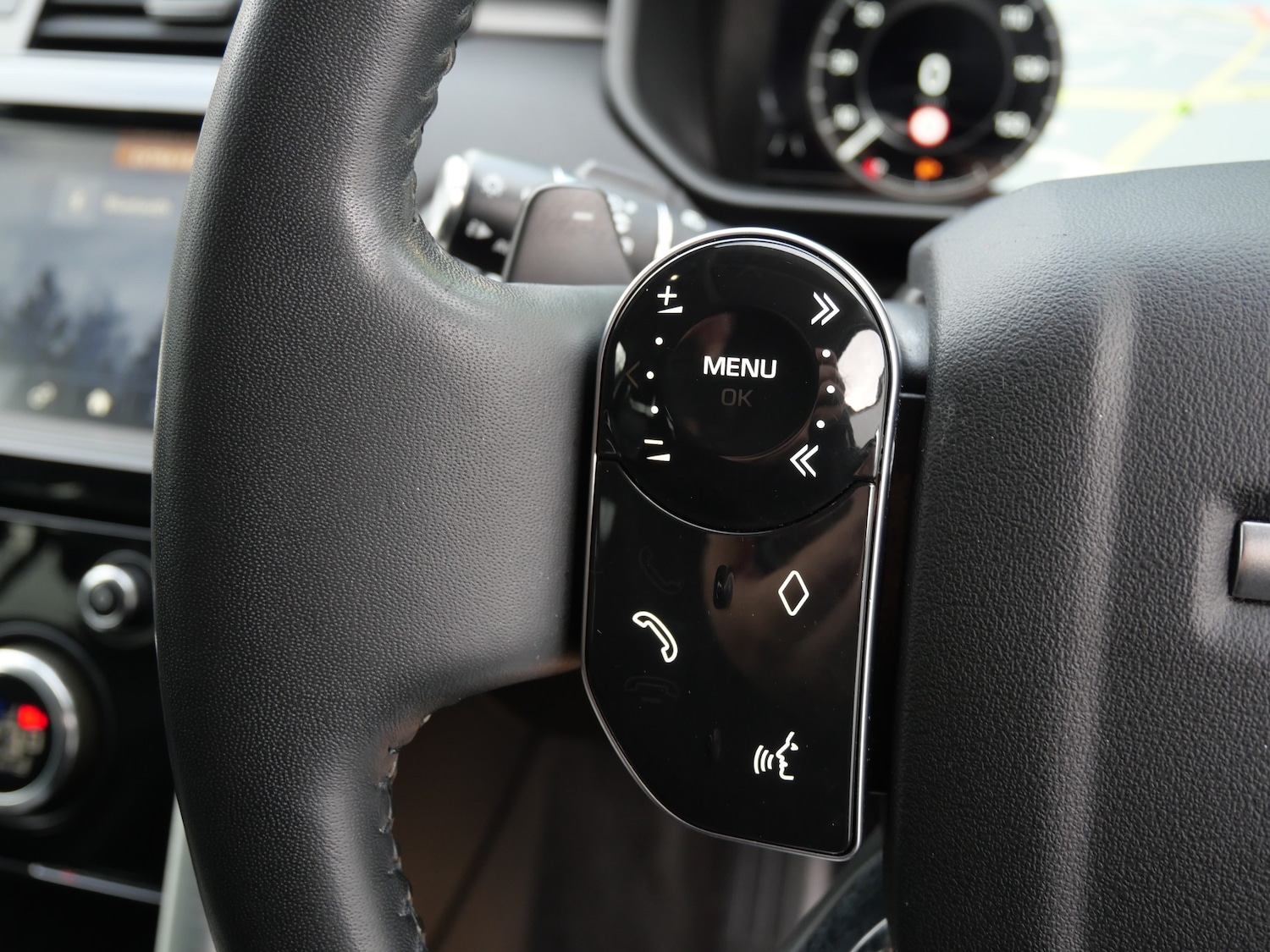 Used Land Rover Discovery 2018 for sale - 76922695: Photo 40