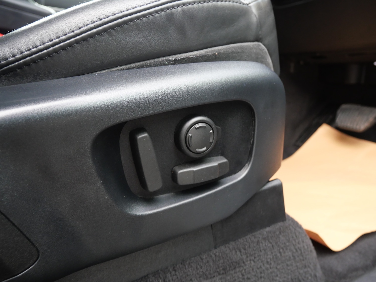 Used Land Rover Discovery 2018 for sale - 76922695: Photo 46