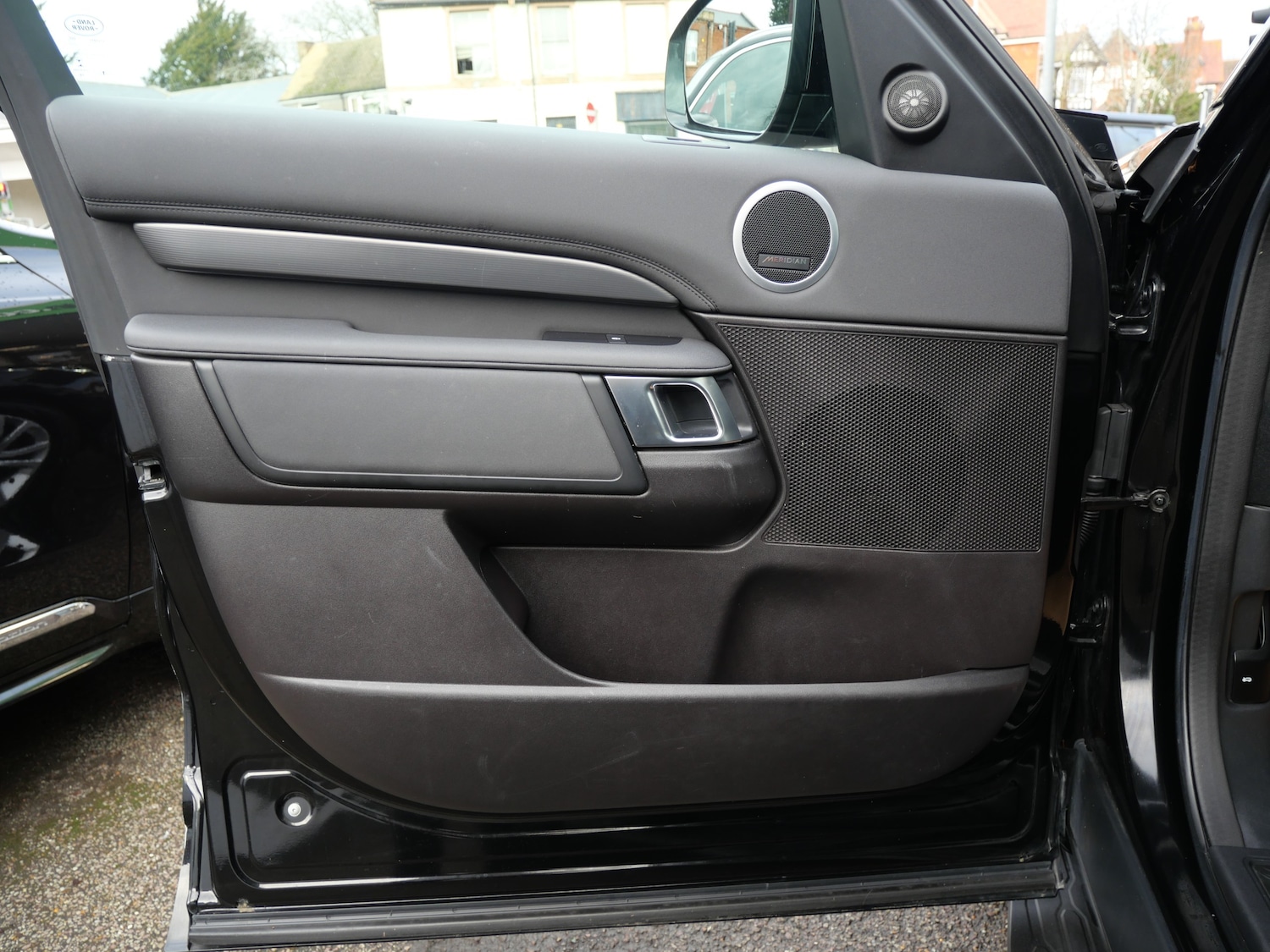 Used Land Rover Discovery 2018 for sale - 76922695: Photo 51