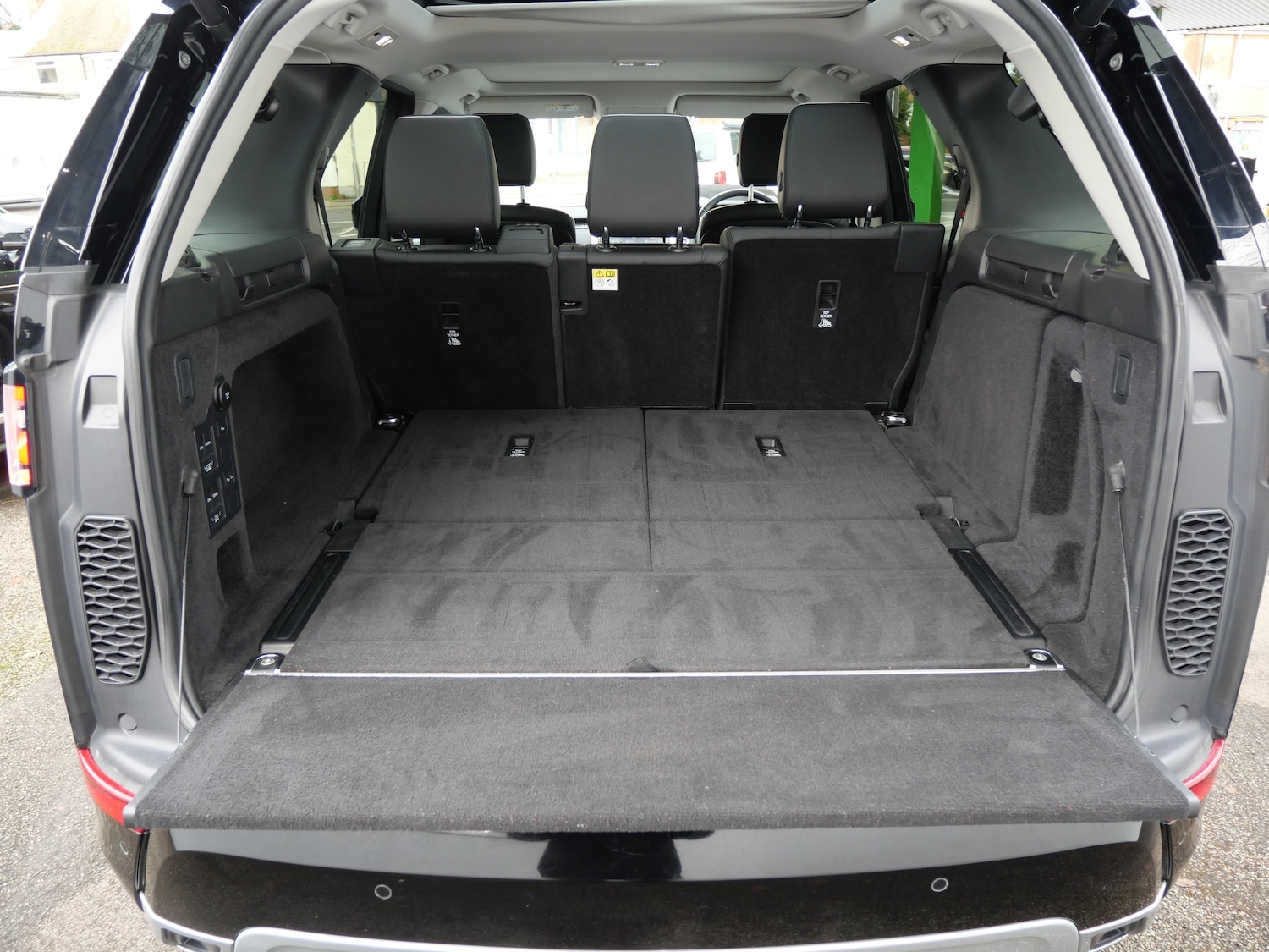 Used Land Rover Discovery 2018 for sale - 76922695: Photo 53