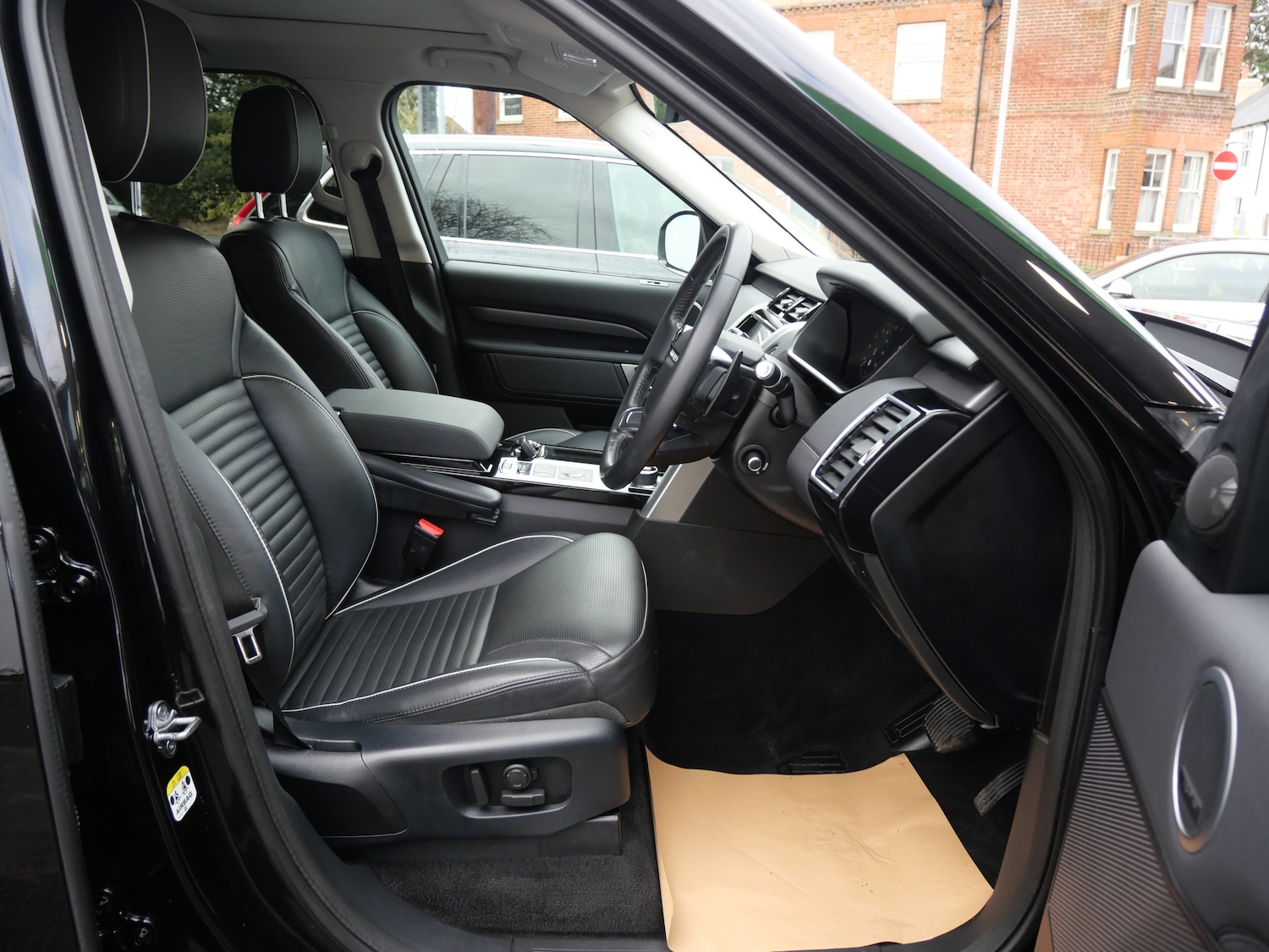 Used Land Rover Discovery 2018 for sale - 76922695: Photo 9