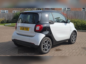 Used smart fortwo 2016 for sale - 77966559: Photo