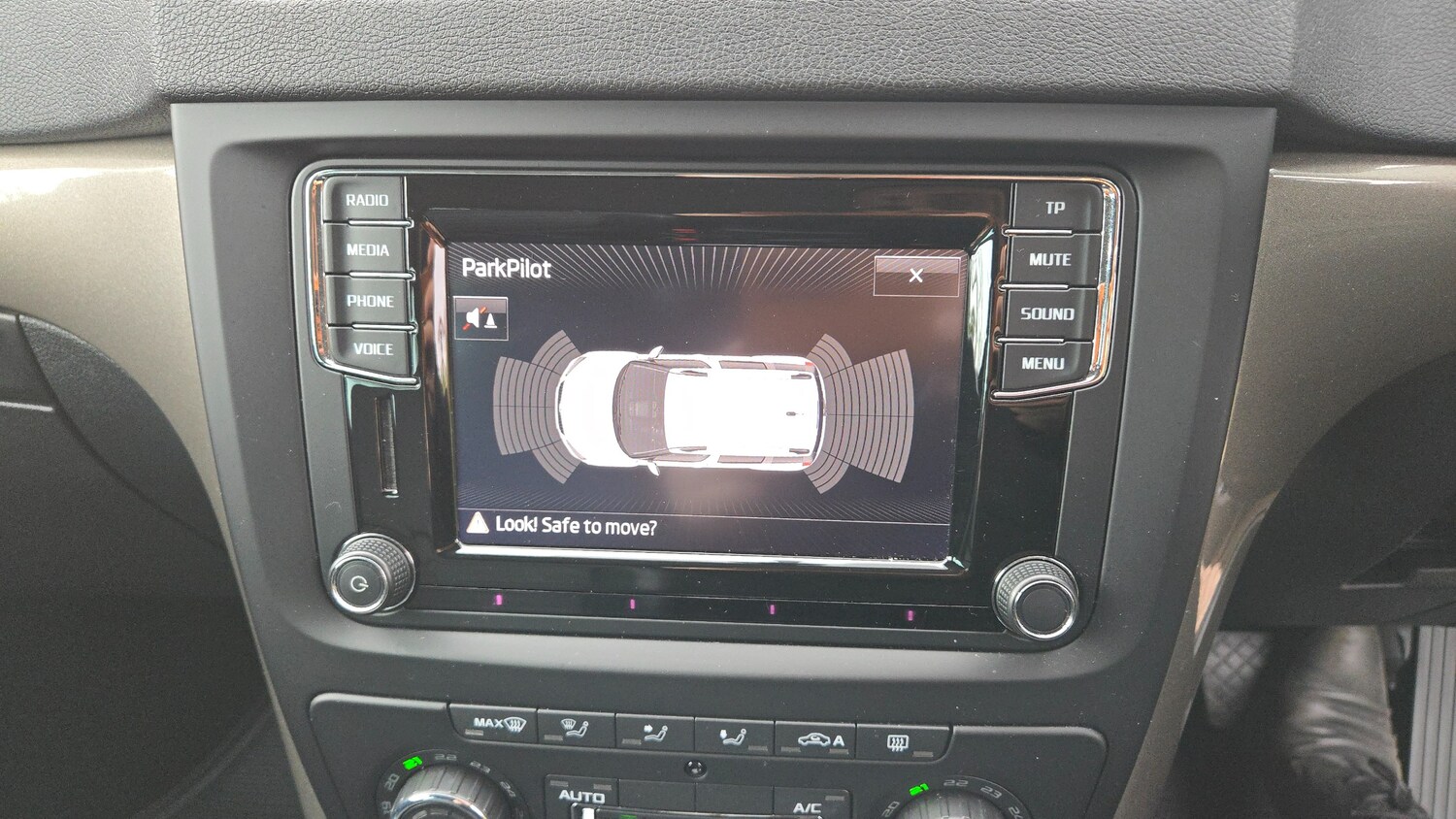 Used Skoda Yeti 2015 for sale - 78213353: Photo 11