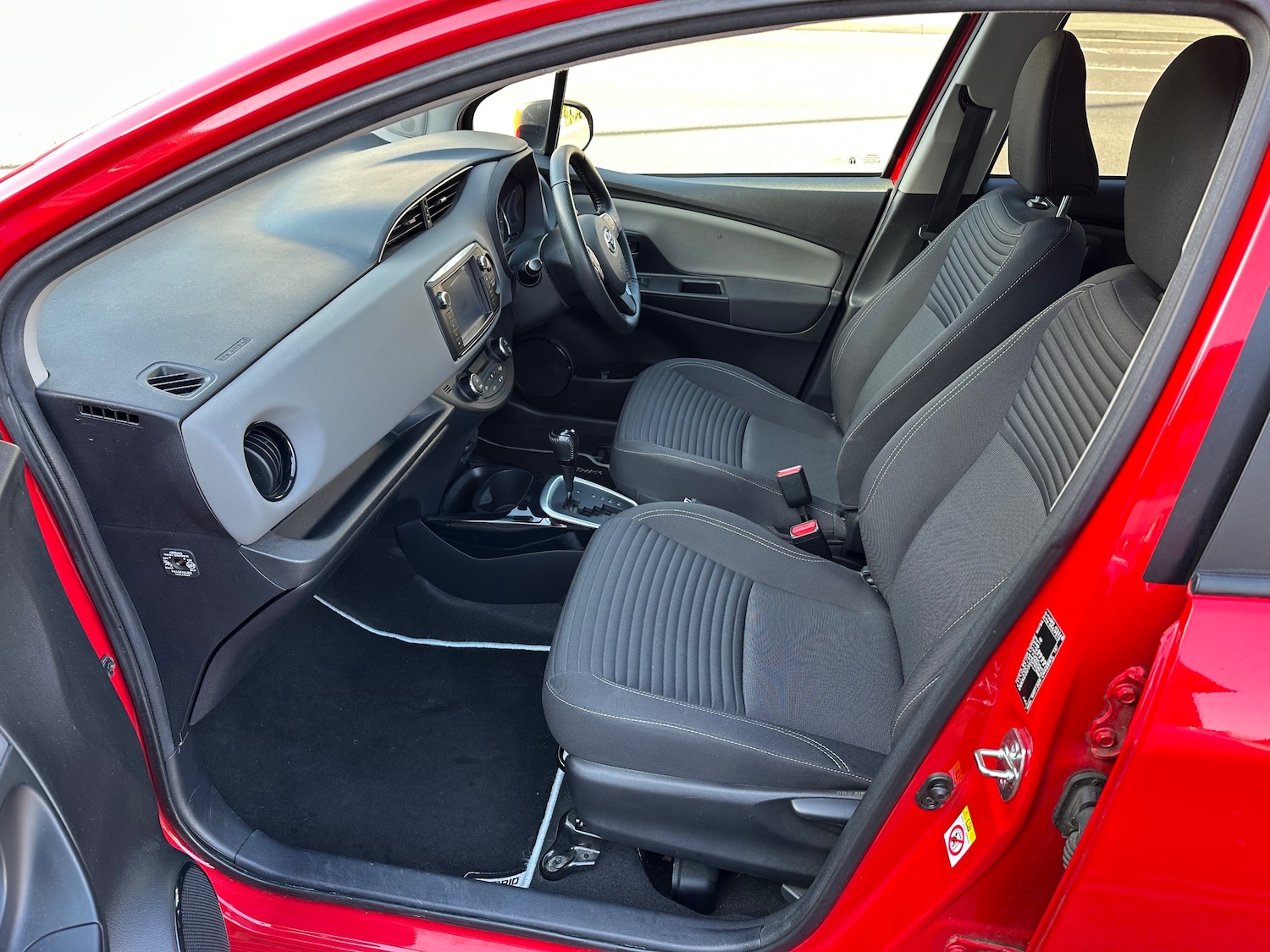 Used Toyota Yaris 2016 for sale - 77665993: Photo 11