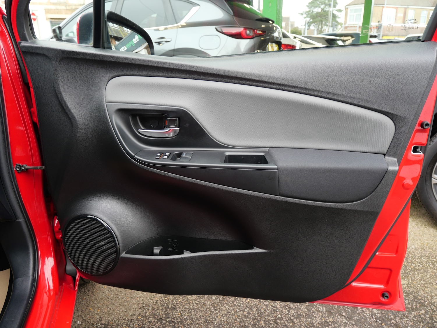 Used Toyota Yaris 2016 for sale - 77665993: Photo 33