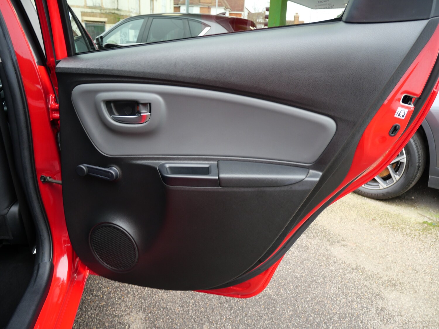 Used Toyota Yaris 2016 for sale - 77665993: Photo 34