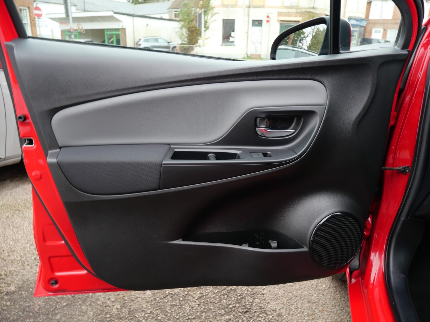 Used Toyota Yaris 2016 for sale - 77665993: Photo 35