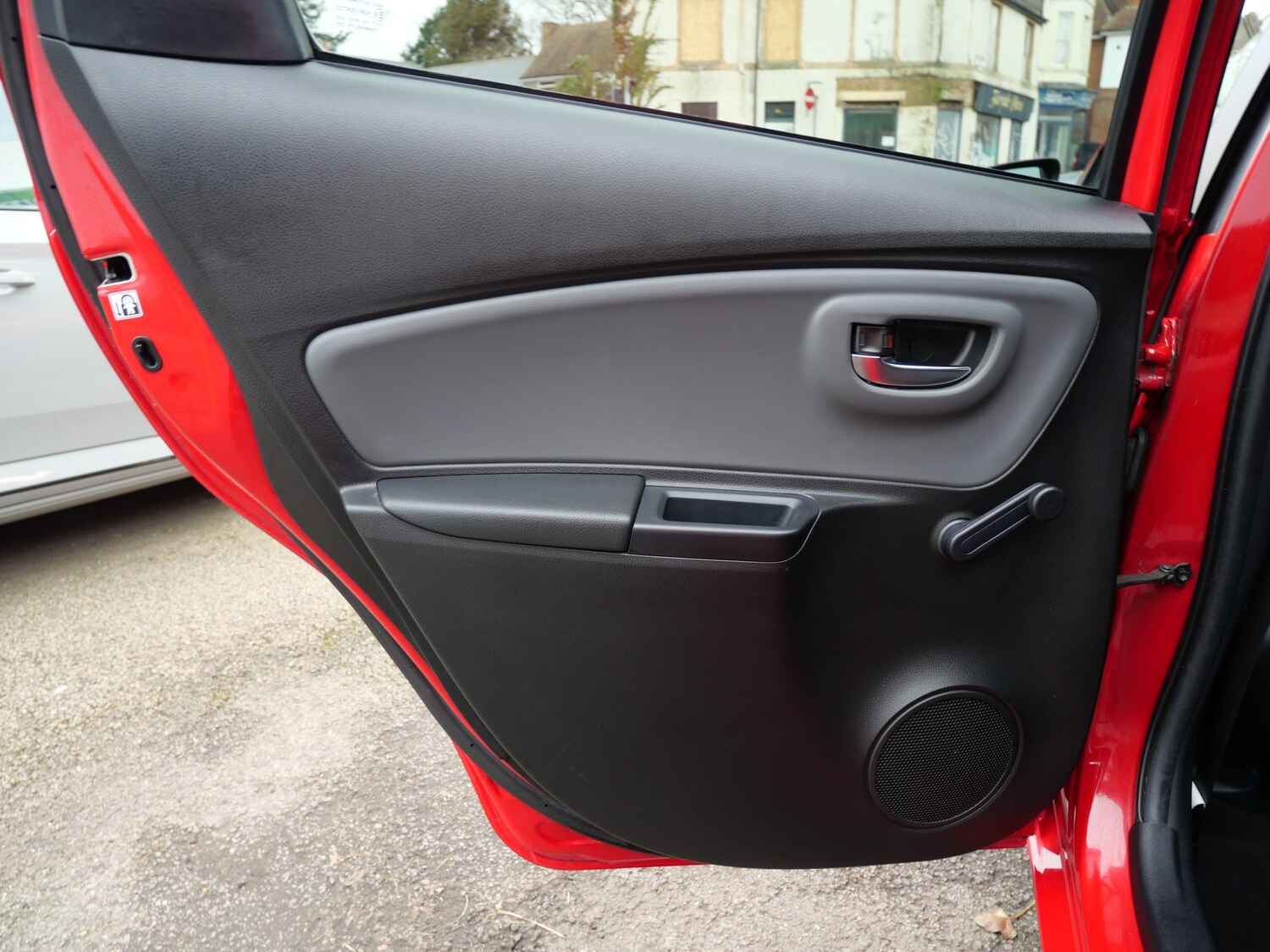 Used Toyota Yaris 2016 for sale - 77665993: Photo 36