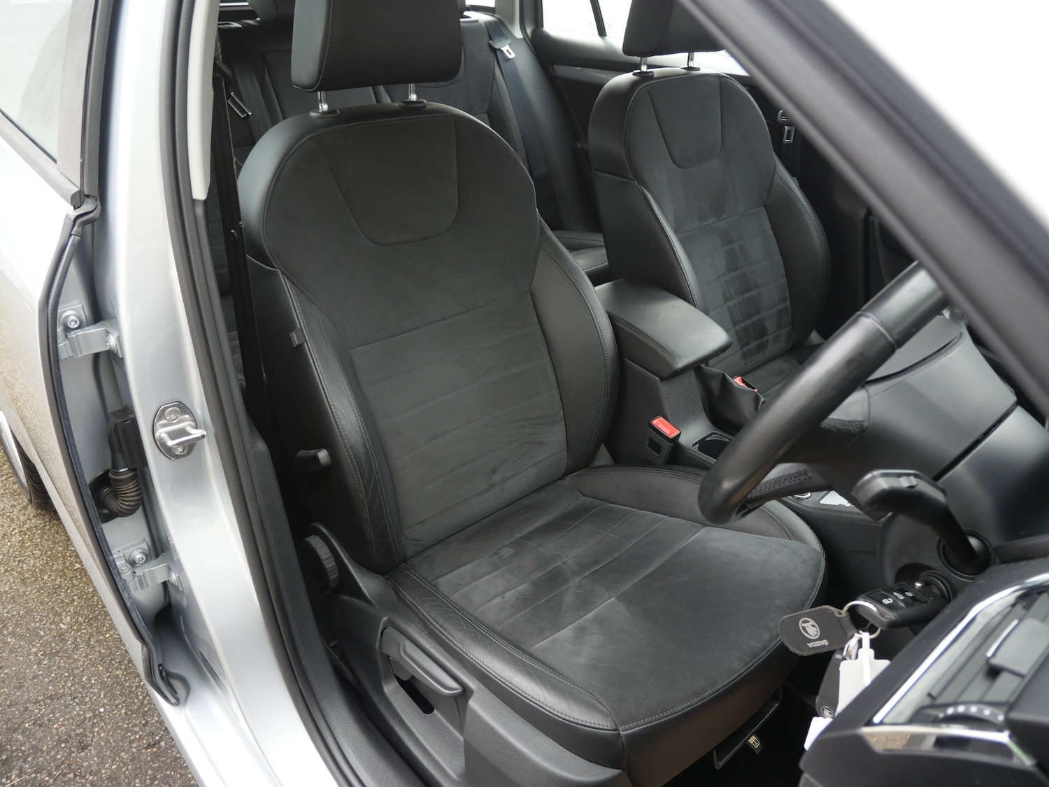 Used Skoda Octavia 2014 for sale - 76236856: Photo 10