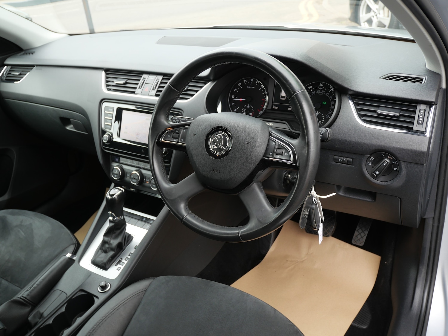 Used Skoda Octavia 2014 for sale - 76236856: Photo 16