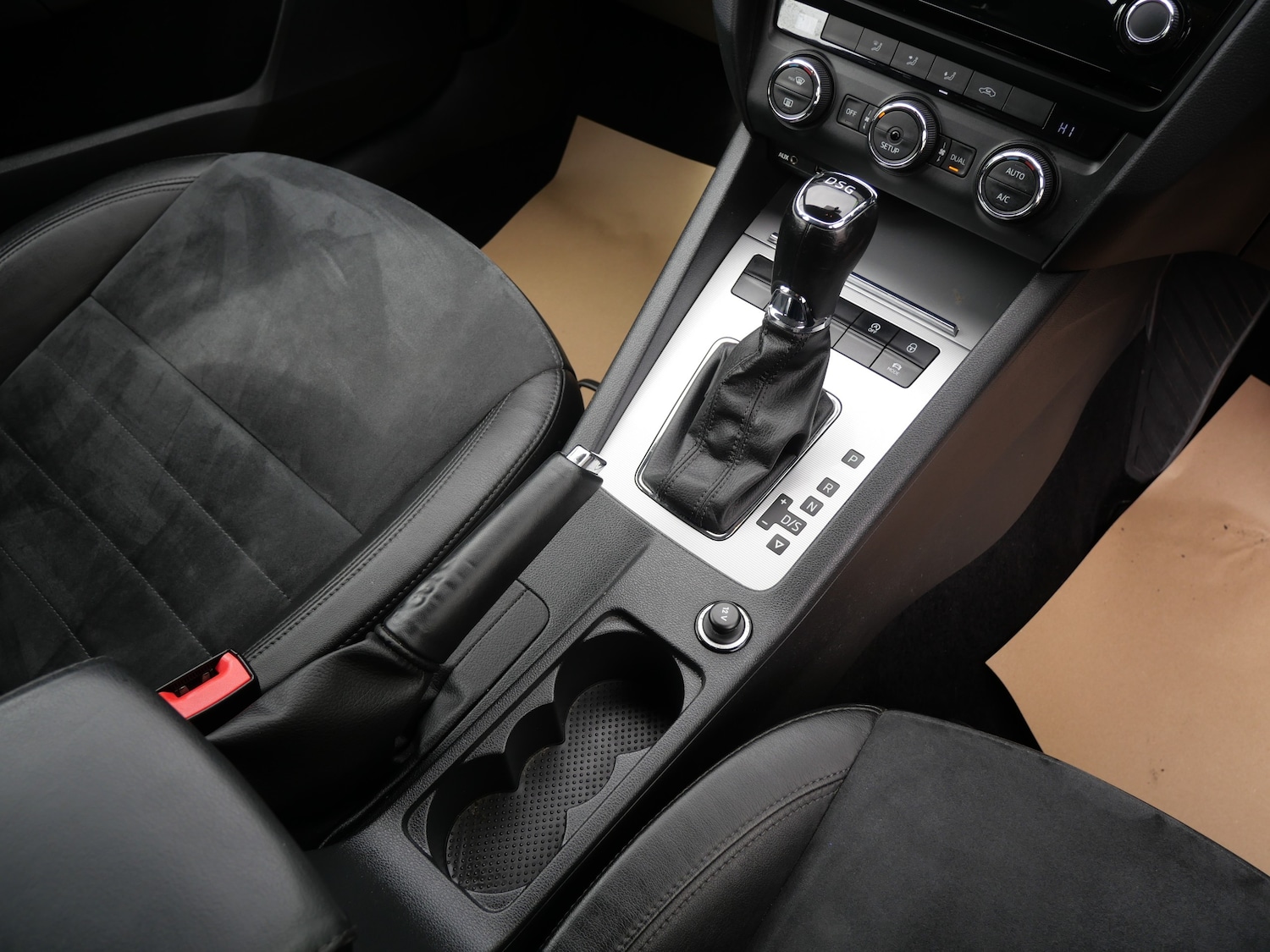 Used Skoda Octavia 2014 for sale - 76236856: Photo 24