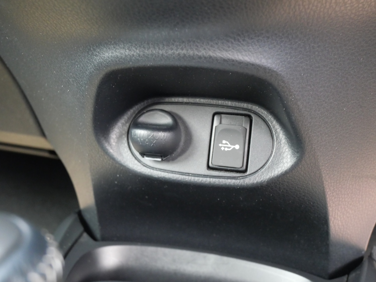 Used Toyota Yaris 2015 for sale - 76637922: Photo 21