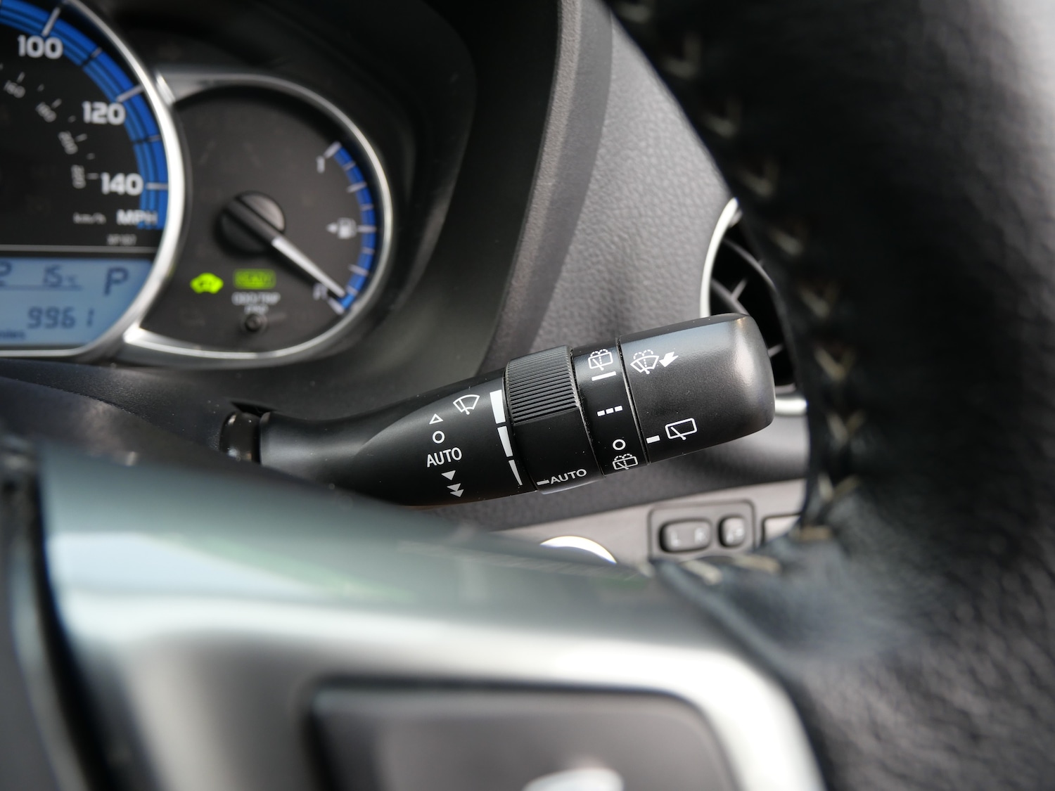 Used Toyota Yaris 2015 for sale - 76637922: Photo 32