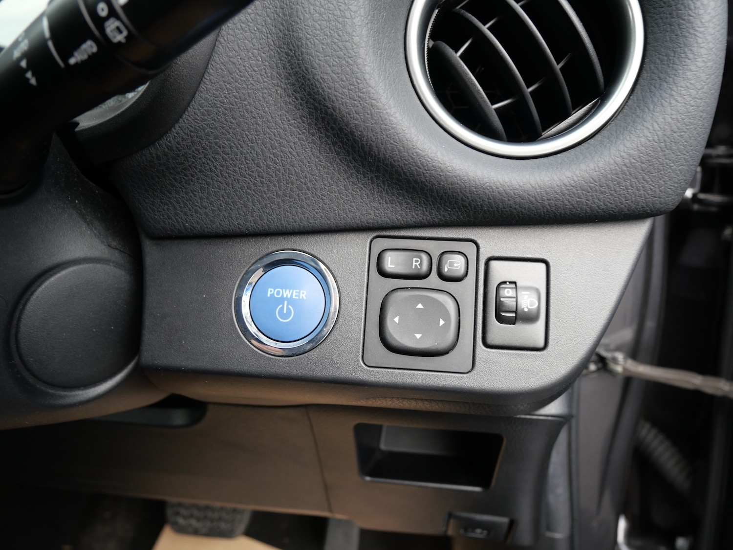 Used Toyota Yaris 2015 for sale - 76637922: Photo 34