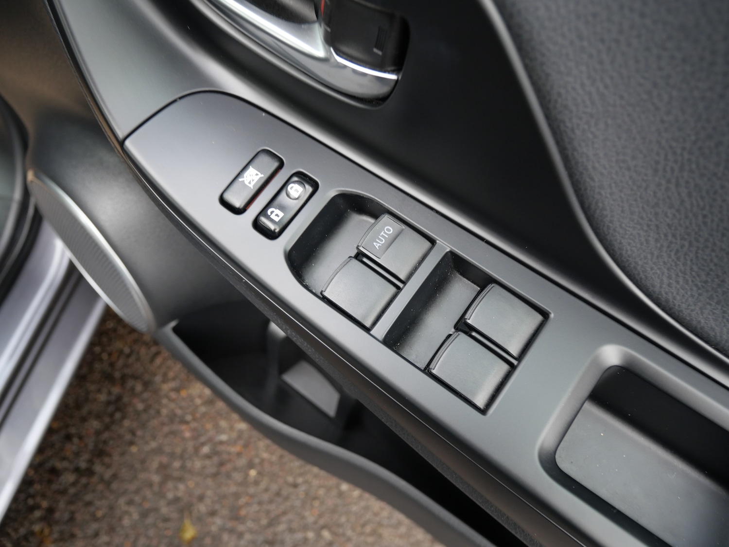 Used Toyota Yaris 2015 for sale - 76637922: Photo 35