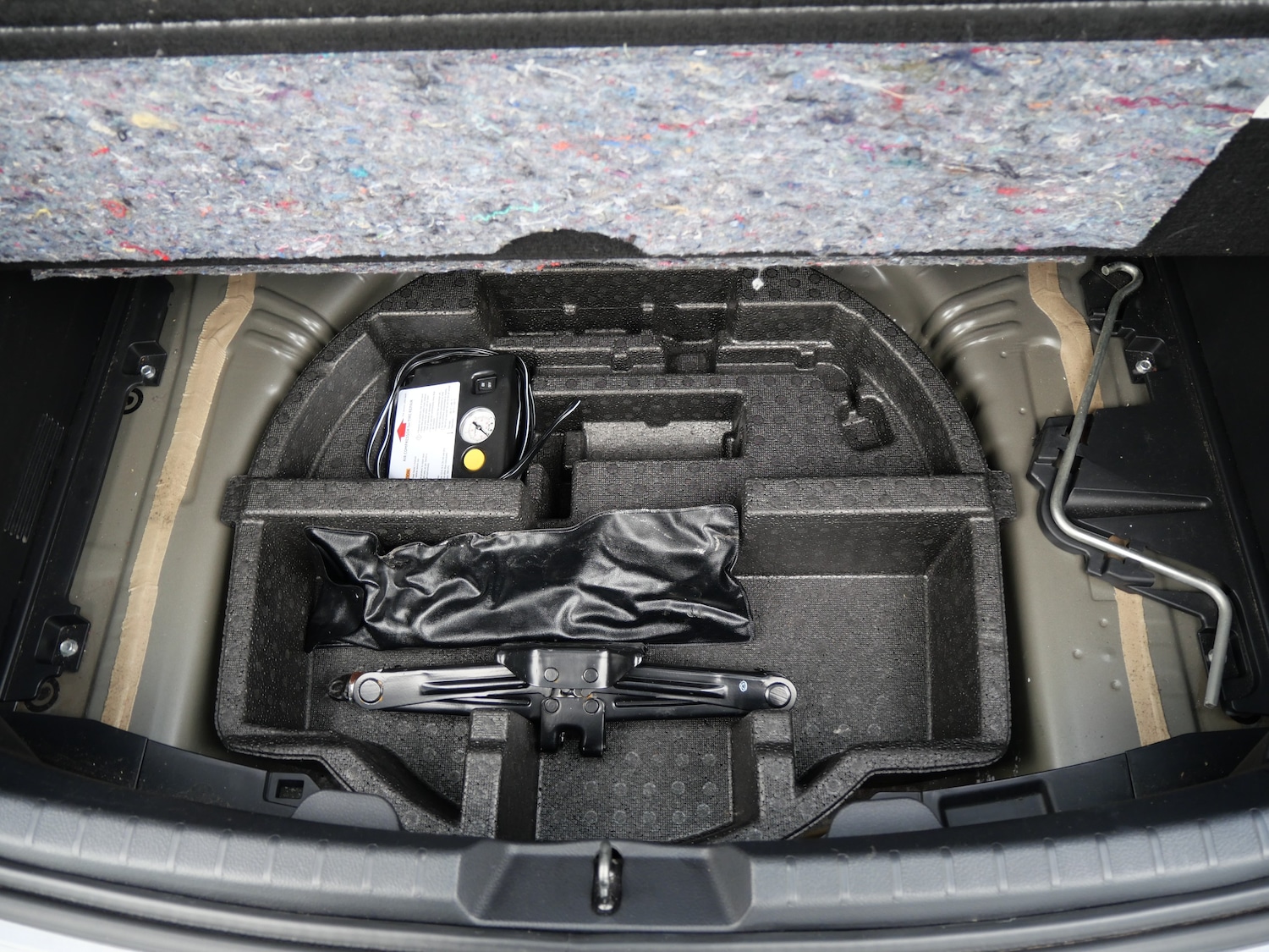 Used Toyota Yaris 2015 for sale - 76637922: Photo 41