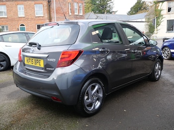 Used Toyota Yaris 2015 for sale - 76637922: Photo