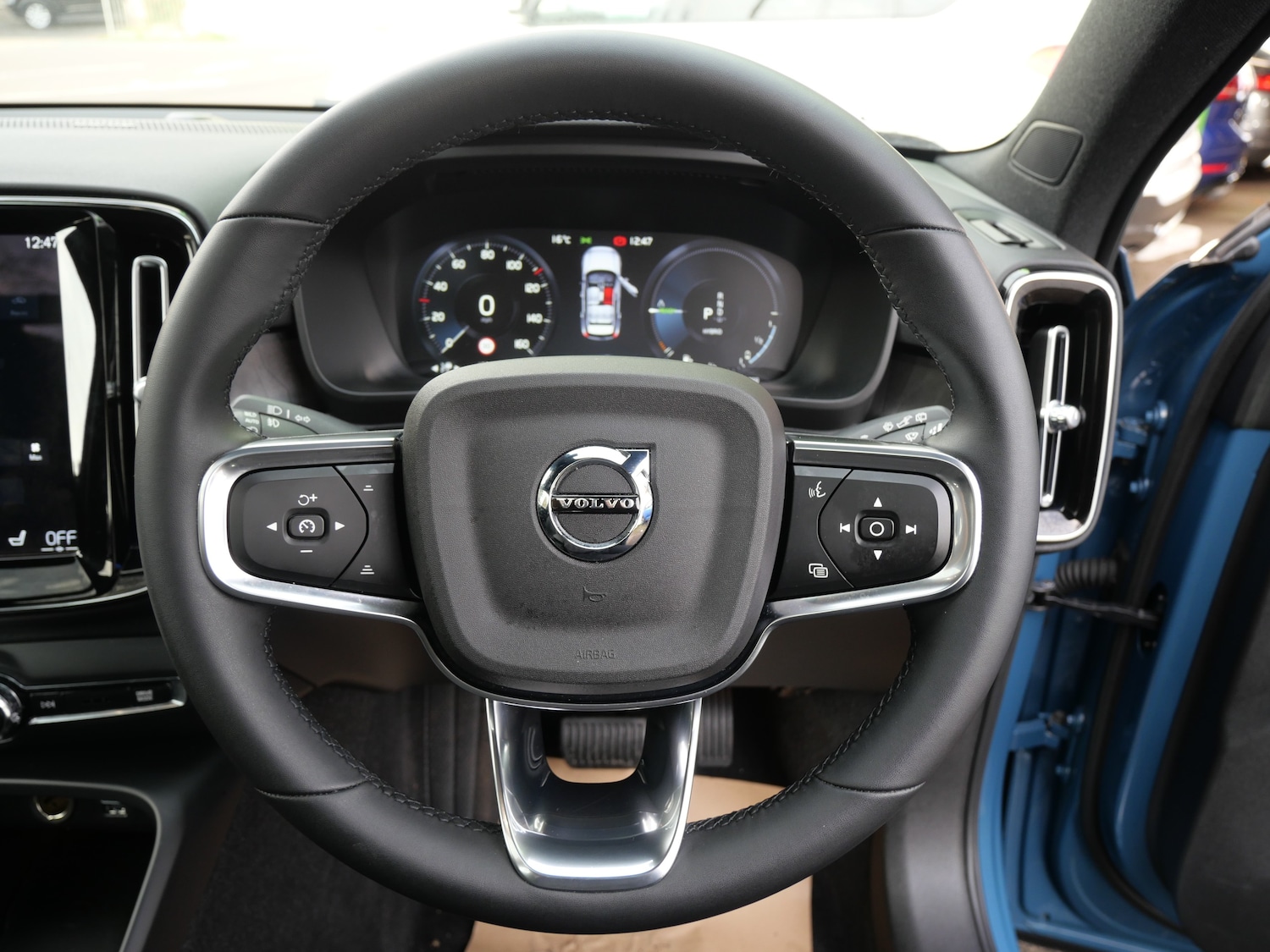 Used Volvo XC40 2022 for sale - 76637936: Photo 34