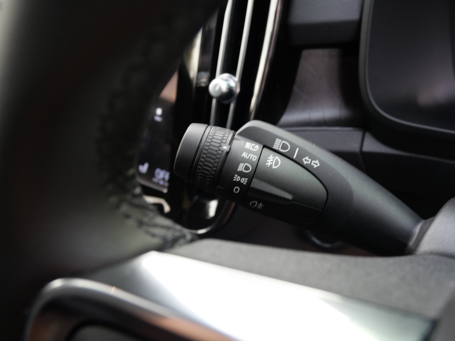 Used Volvo XC40 2022 for sale - 76637936: Photo 35