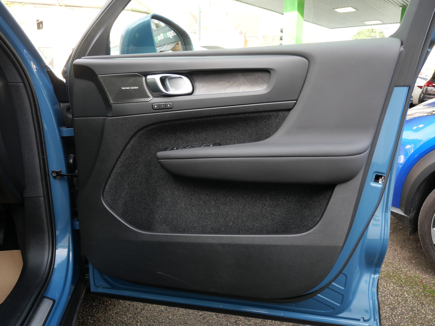 Used Volvo XC40 2022 for sale - 76637936: Photo 46