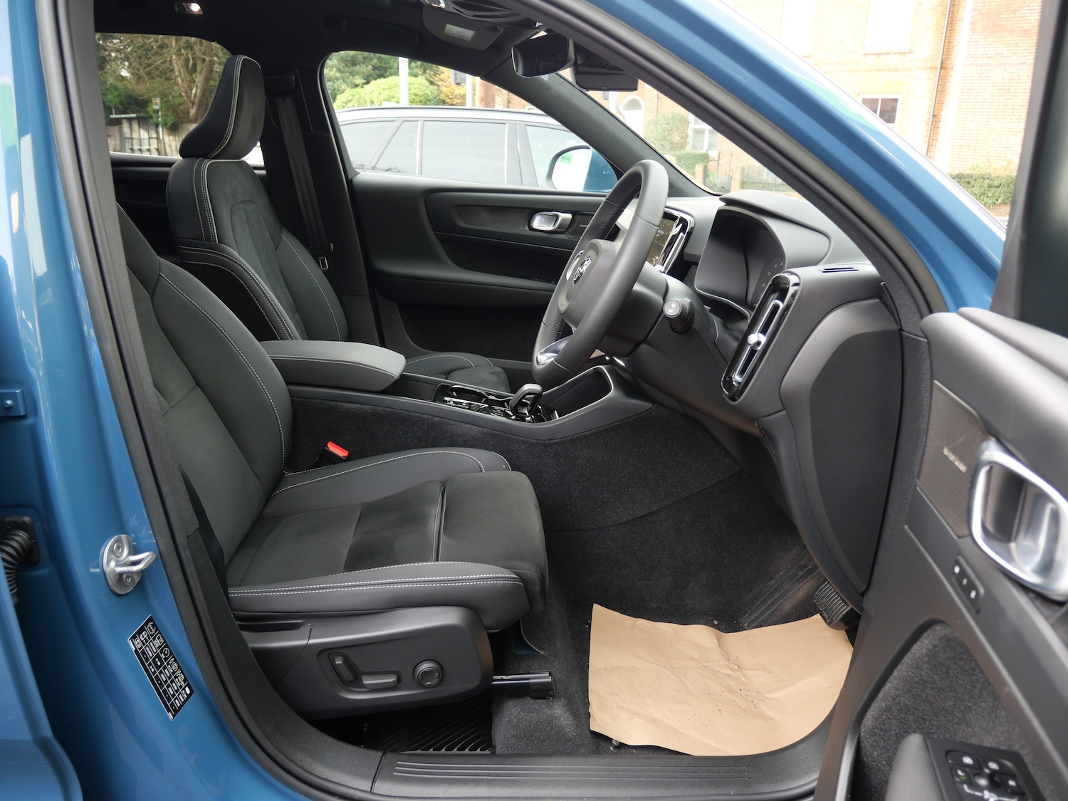 Used Volvo XC40 2022 for sale - 76637936: Photo 8