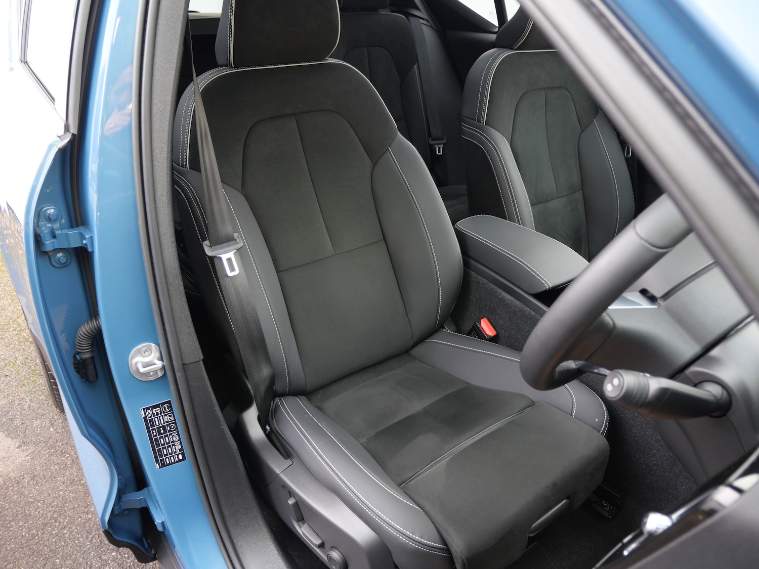 Used Volvo XC40 2022 for sale - 76637936: Photo 9