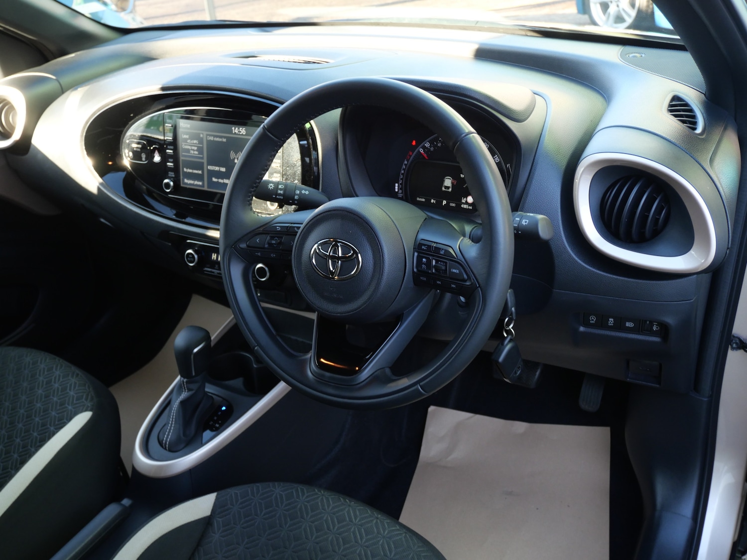 Used Toyota Aygo X 2023 for sale - 76653926: Photo 15