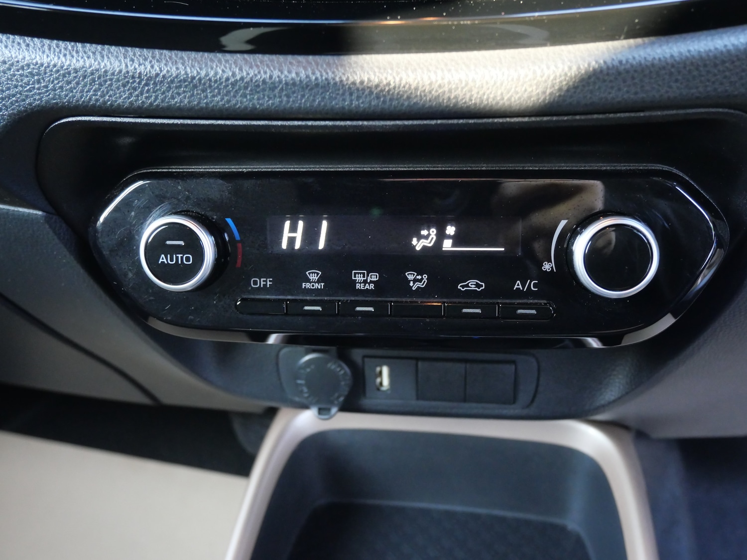 Used Toyota Aygo X 2023 for sale - 76653926: Photo 20