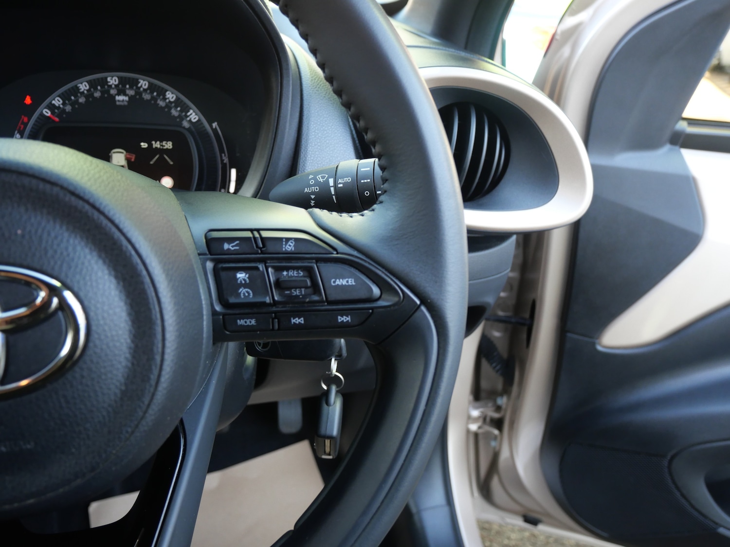 Used Toyota Aygo X 2023 for sale - 76653926: Photo 25