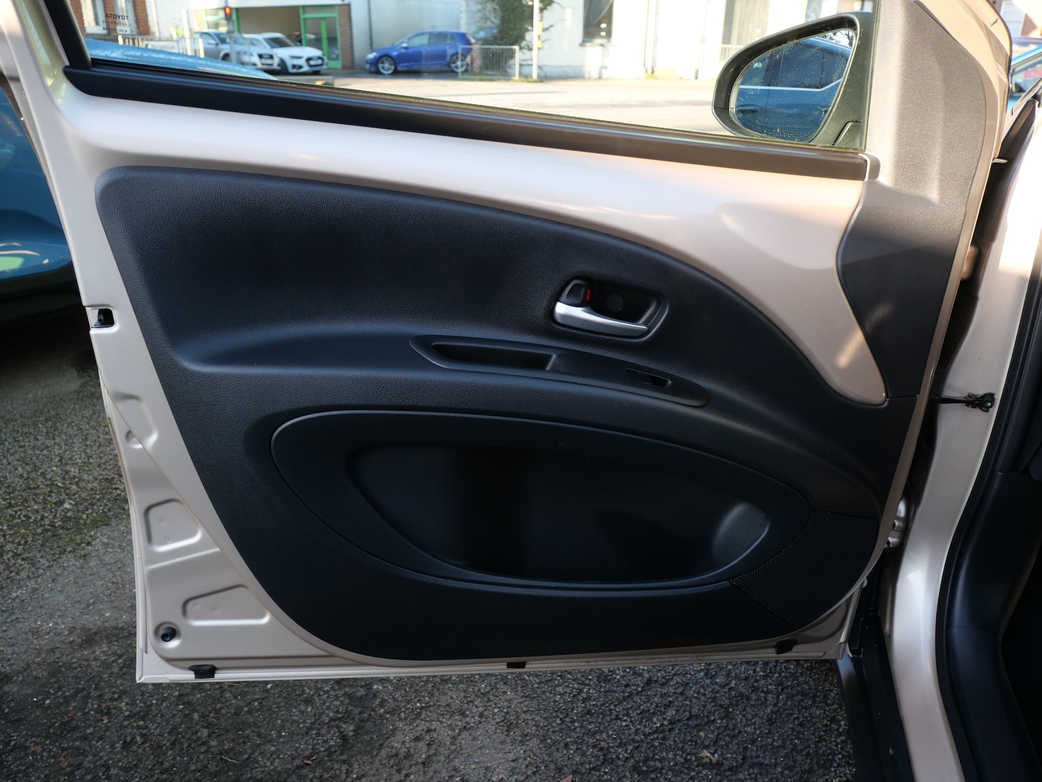 Used Toyota Aygo X 2023 for sale - 76653926: Photo 31