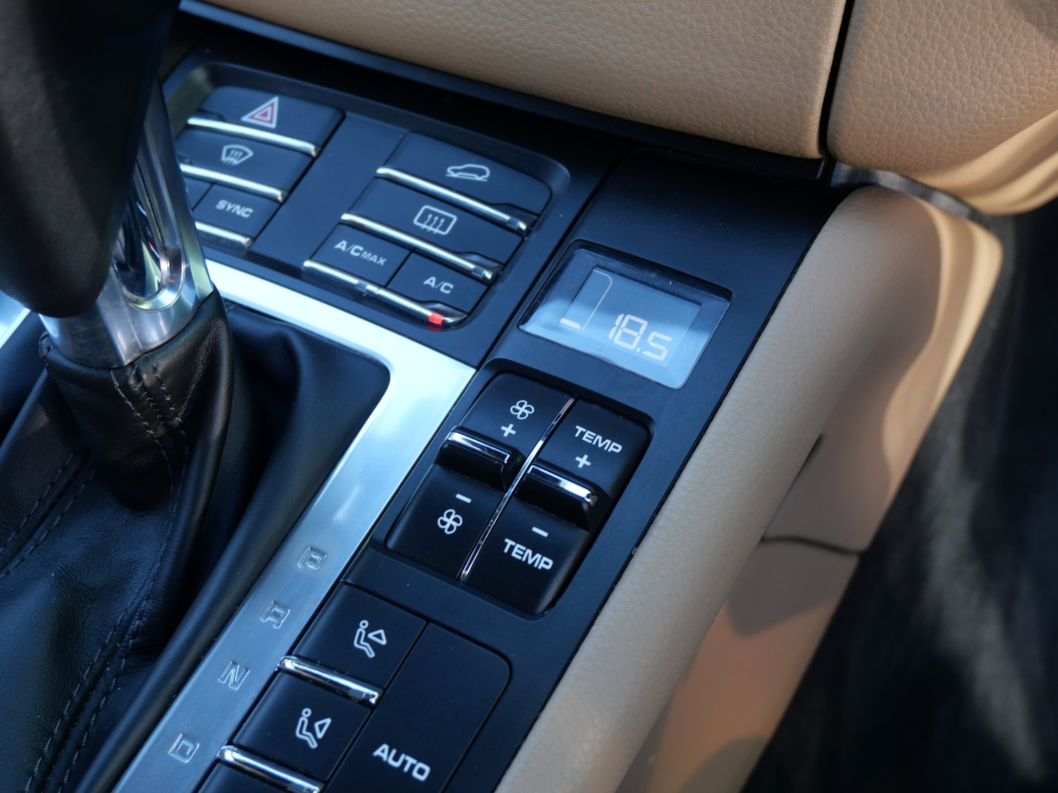 Used Porsche Macan 2016 for sale - 76107036: Photo 24