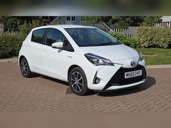 2019 (69) - 1.5 VVT-h Icon Tech Petrol Hybrid E-CVT Euro 6 (s/s) 5dr 21000 Miles