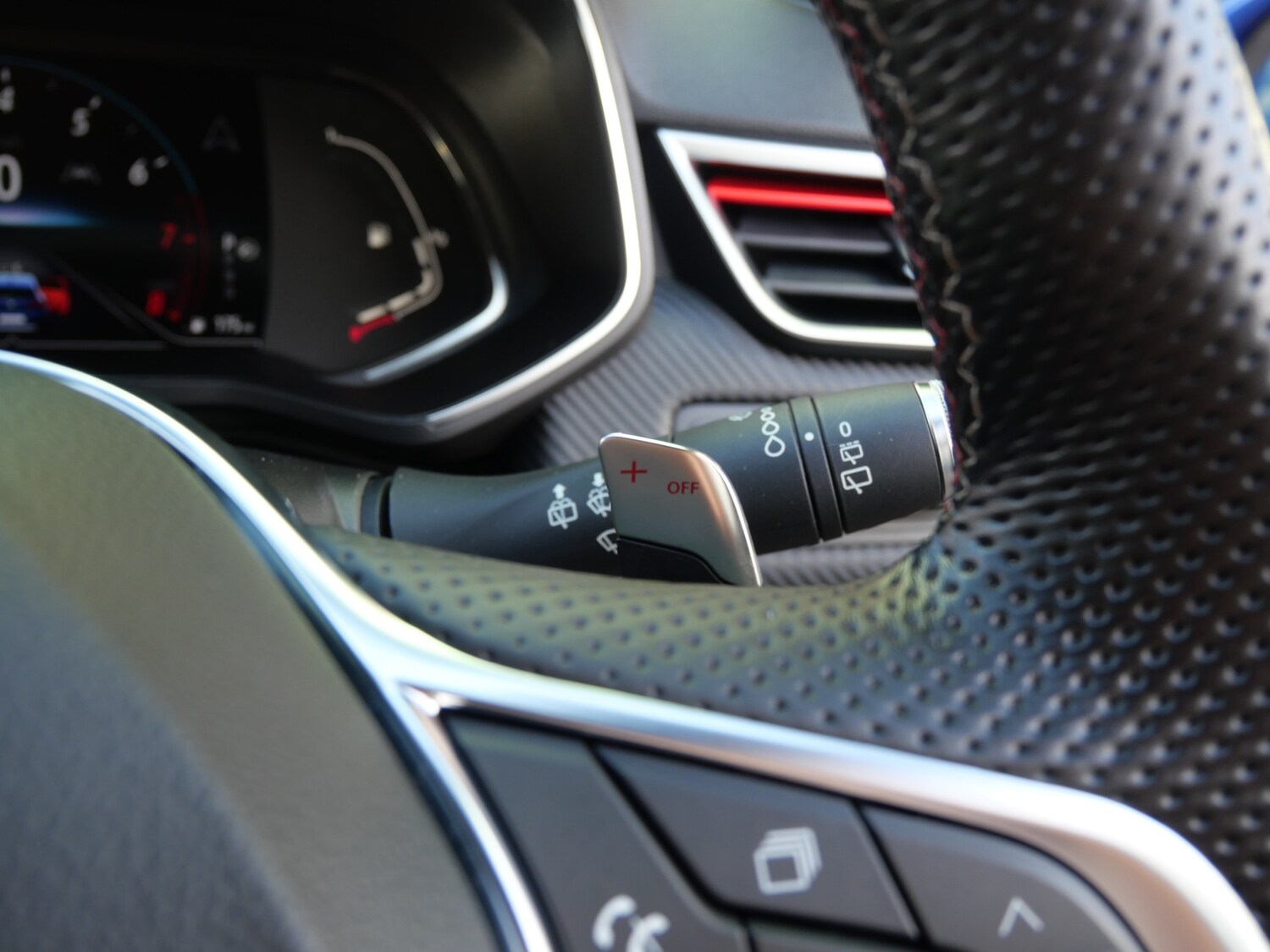 Used Renault Clio 2021 for sale - 76883965: Photo 34