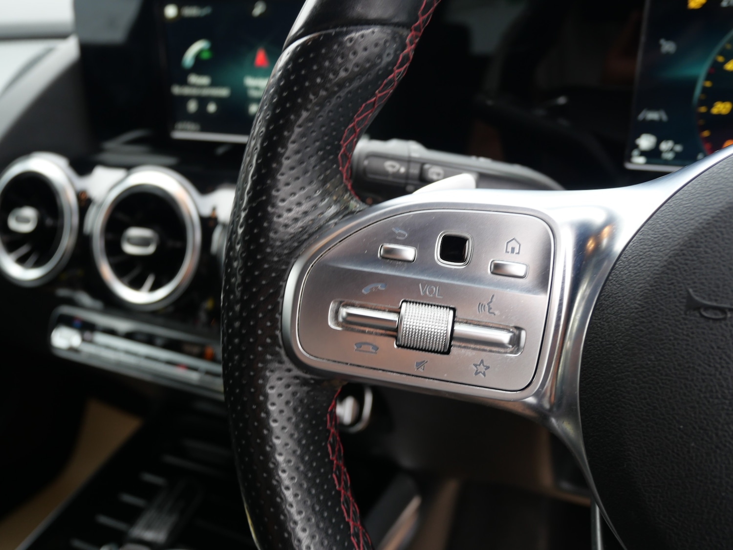 Used Mercedes-Benz GLA 2020 for sale - 75982945: Photo 32