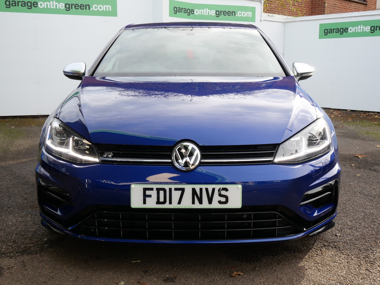 Used Volkswagen Golf 2017 for sale - 76637944: Photo 2