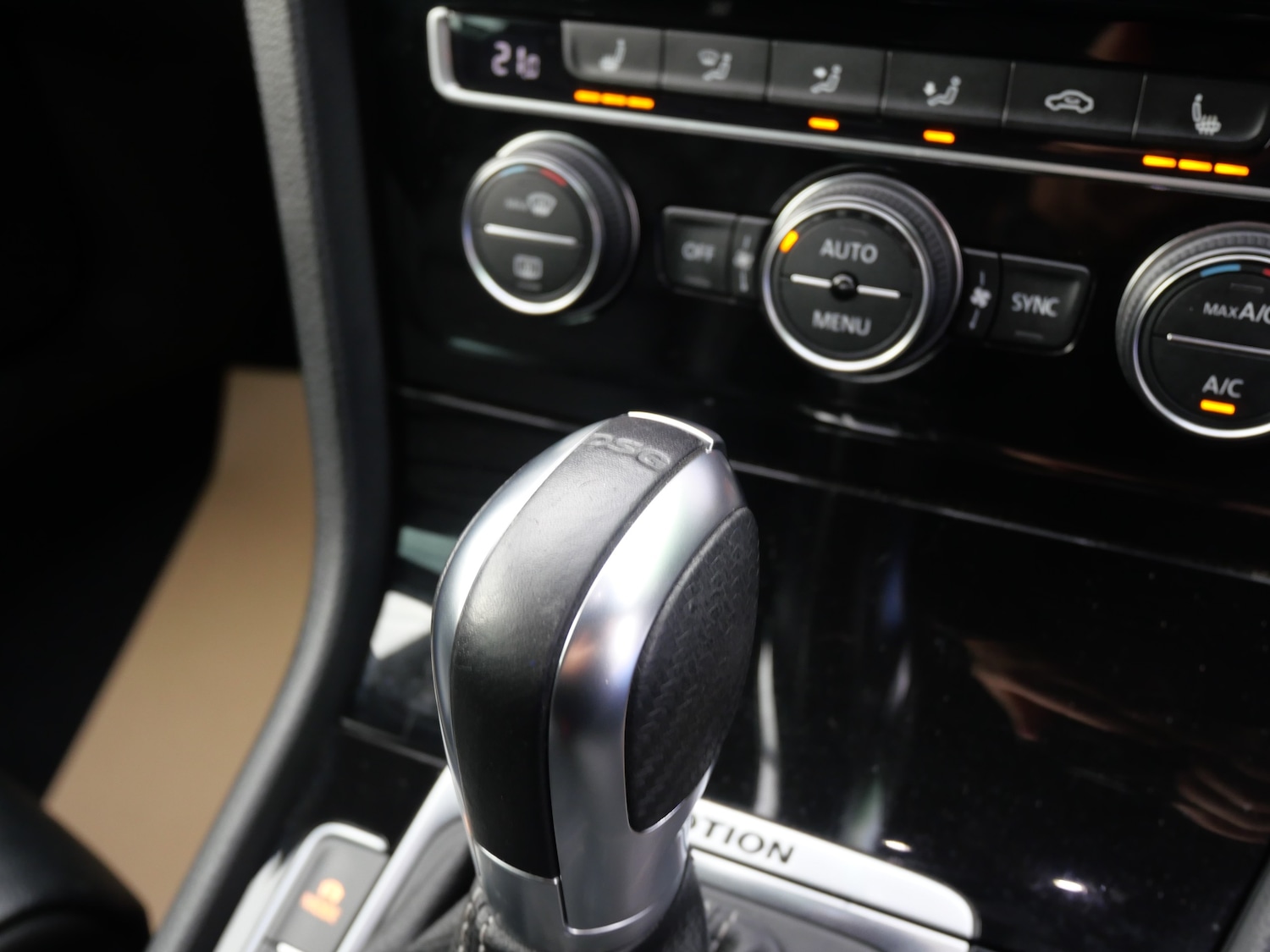 Used Volkswagen Golf 2017 for sale - 76637944: Photo 25