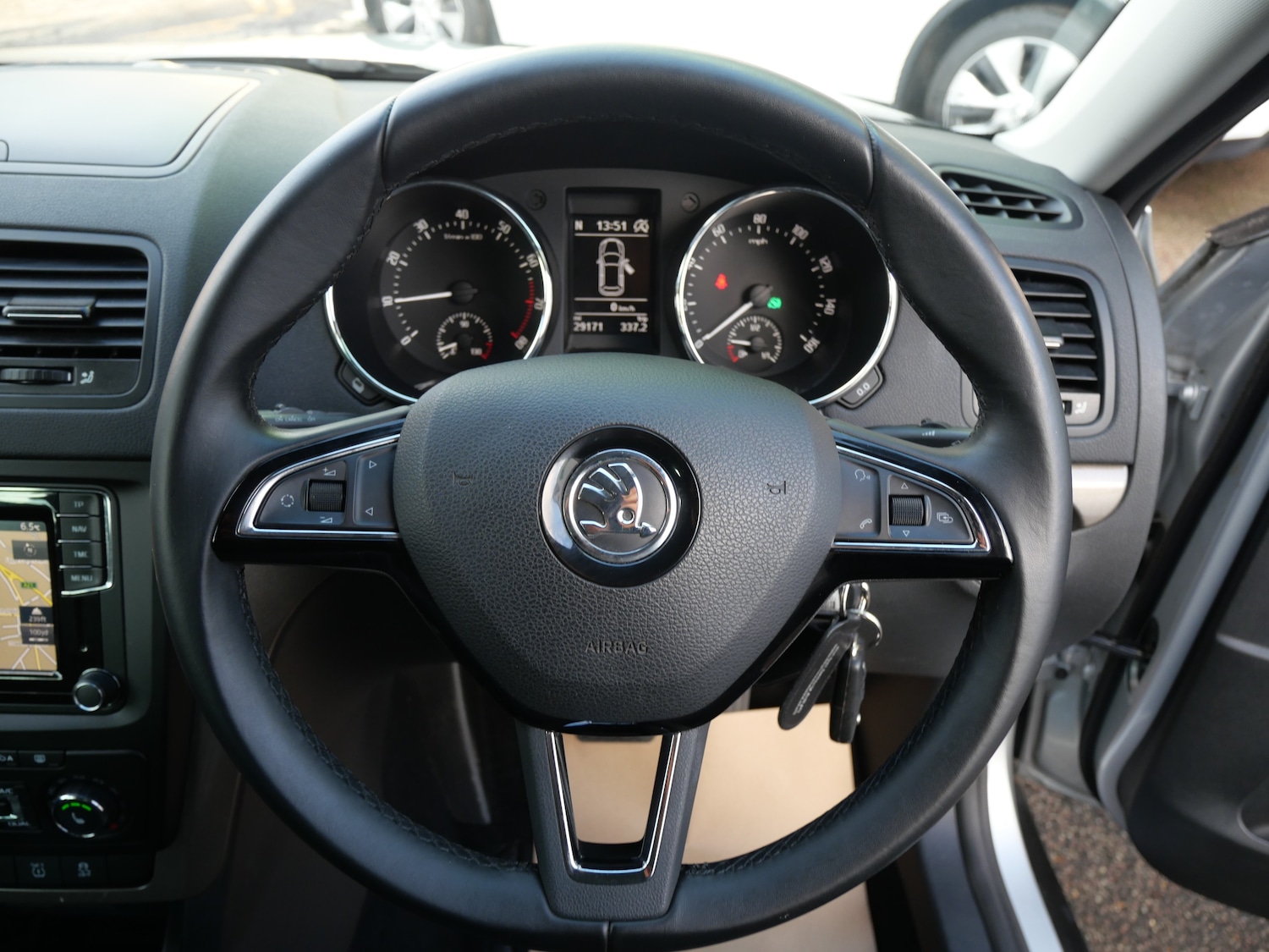 Used Skoda Yeti 2017 for sale - 77327250: Photo 32