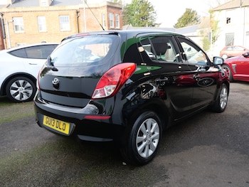 Used Hyundai i20 2013 for sale - 76847941: Photo