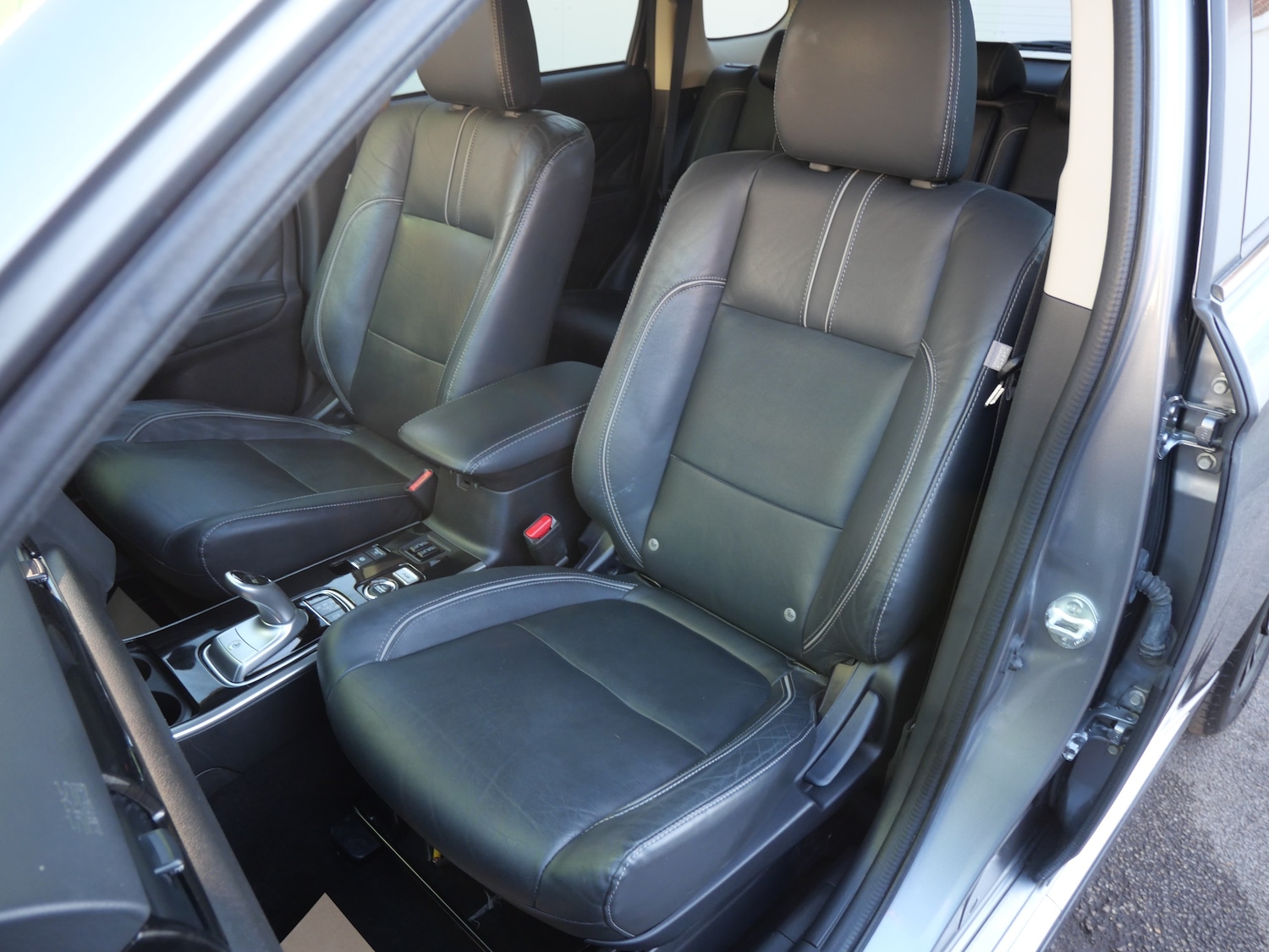 Used Mitsubishi Outlander 2018 for sale - 76637928: Photo 12